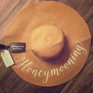 Hat and luggage tags